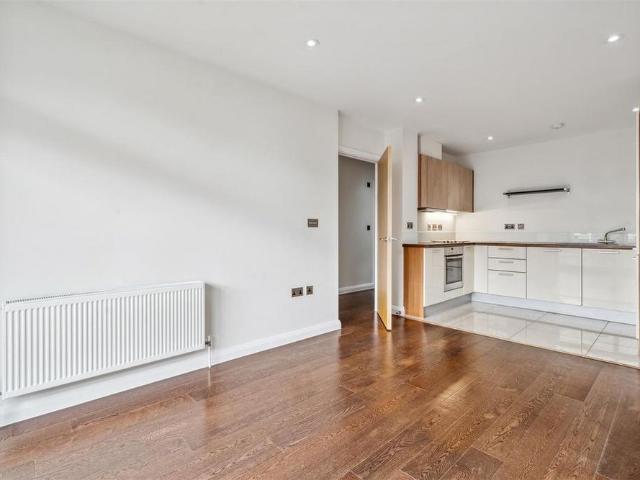 Apartment for rent in Westminster, Victoria