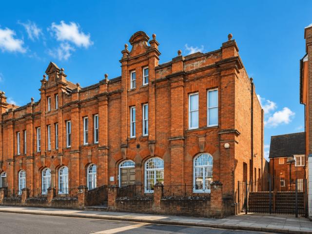Flat for rent in St. Mildred's, The Bridge