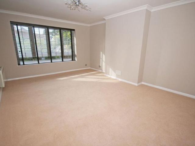 Apartment for rent in Beaconsfield, Penn Bottom