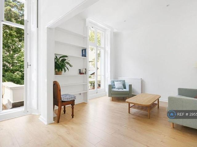 Apartment for rent in Pimlico, Greater London