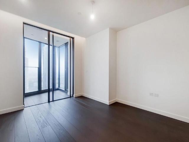 Flat for rent in Vauxhall, Greater London