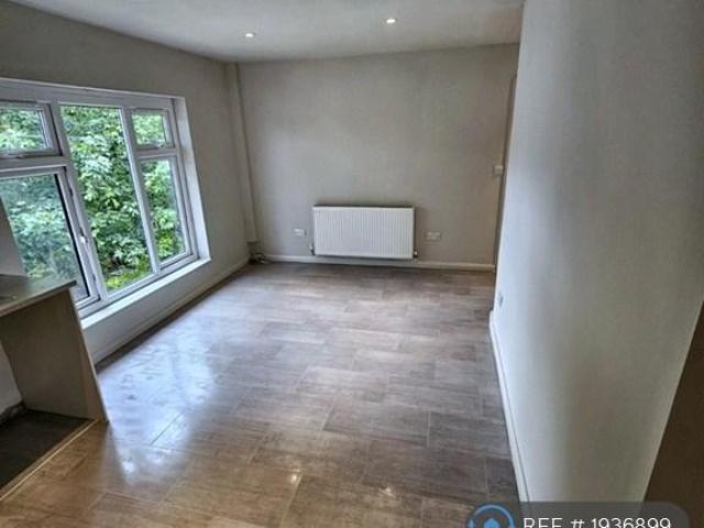 Flat for rent in Handforth