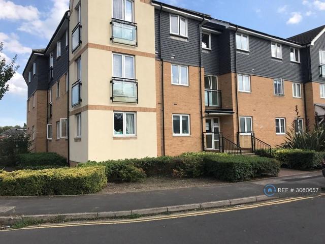 Flat for rent in Egham Hythe, Runnymede
