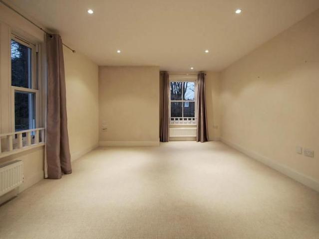 Apartment for rent in Red Hill, Surrey