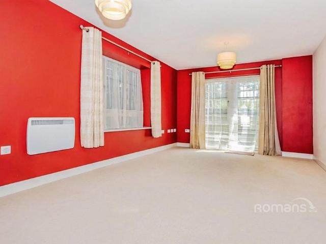 Apartment for rent in Farnborough Business Park, Rushmoor