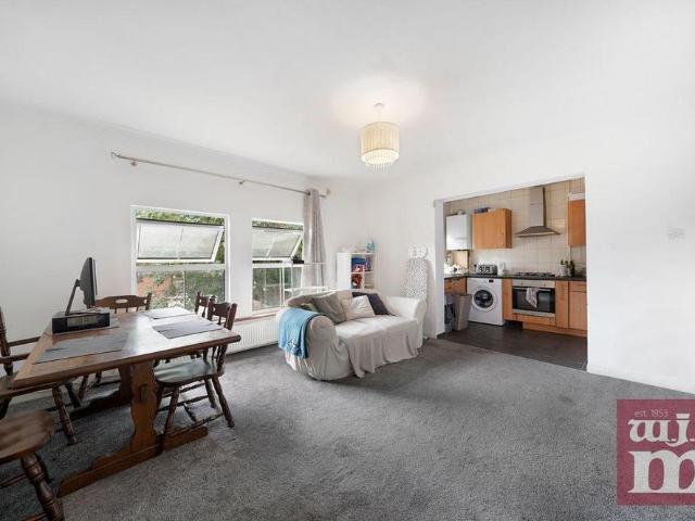 Apartment for rent in Maryland, Greater London