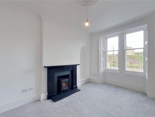 Apartment for rent in Canongate, Old Town