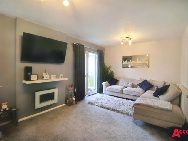 Apartment for rent in Pot Kilns, Greater London