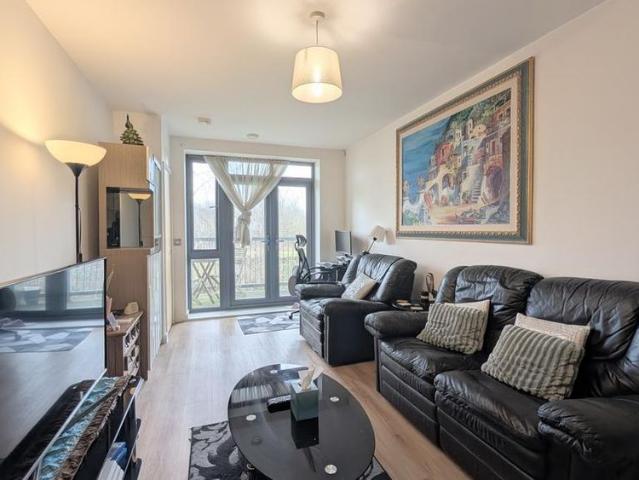 Apartment for rent in London Borough of Ealing, Hanwell