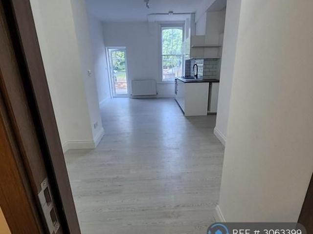 Apartment for rent in Bellevue, Southampton