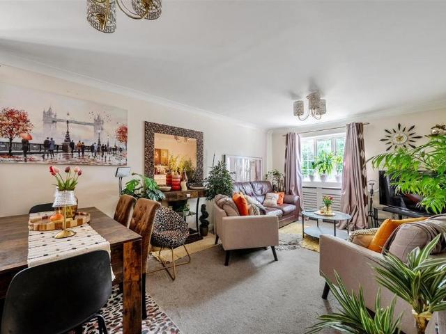 Apartment for rent in Tricketts Cross, Ferndown