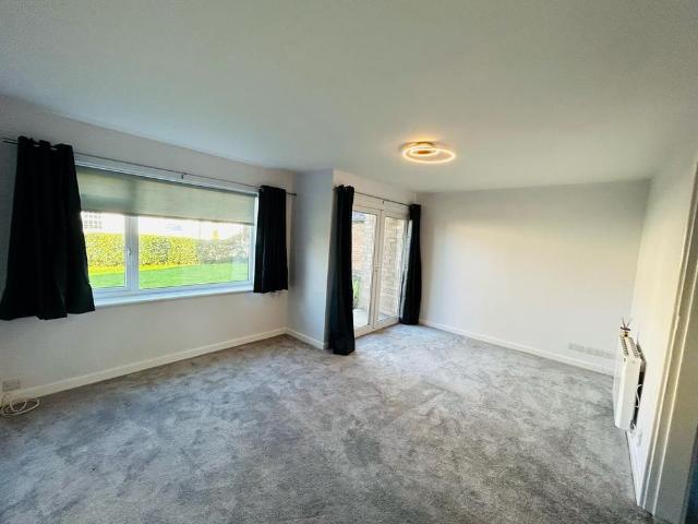 Apartment for rent in Cliff Hill, Green Close
