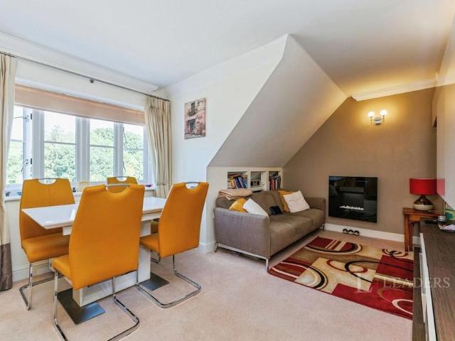 Apartment for rent in Red Hill, Surrey