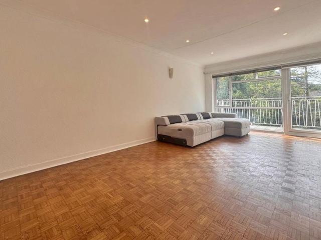 Apartment for rent in Littlecote, West Sussex