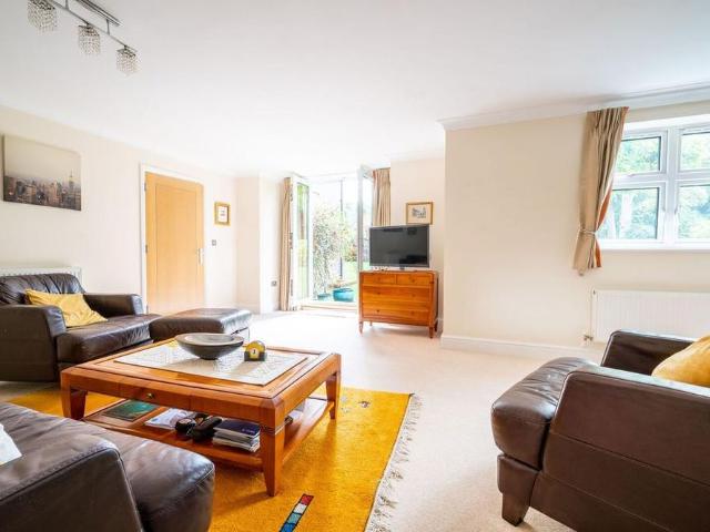 Apartment for rent in Charlotteville, Westborough