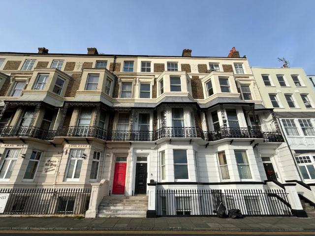 Flat for rent in West Cliff, Acol