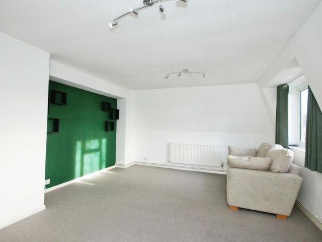 Apartment for rent in Cross In Hand, East Sussex