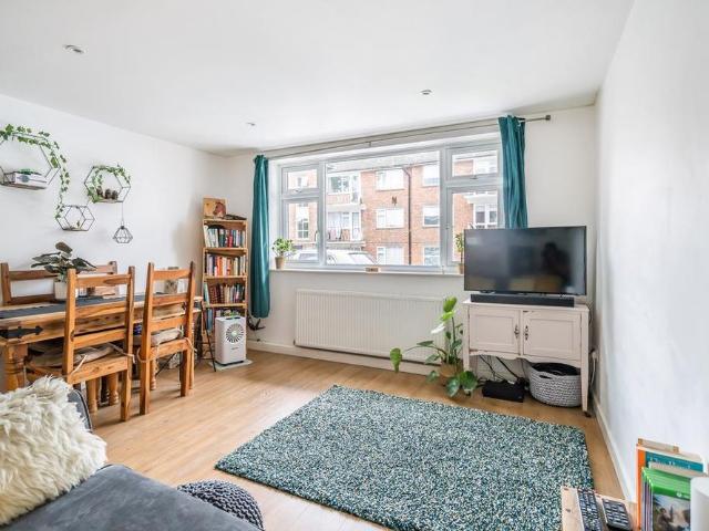 Apartment for rent in World's End, Perryfields
