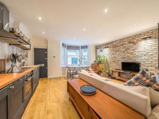 Apartment for rent in Brompton, Greater London