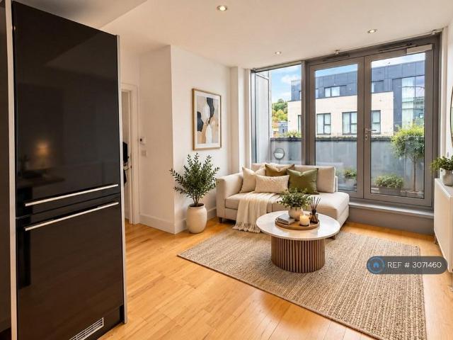 Apartment for rent in High Wycombe Community Board, High Wycombe