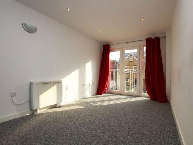 Apartment for rent in Surbiton, Greater London