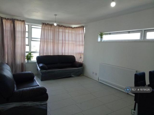Apartment for rent in Sunbury, Surrey