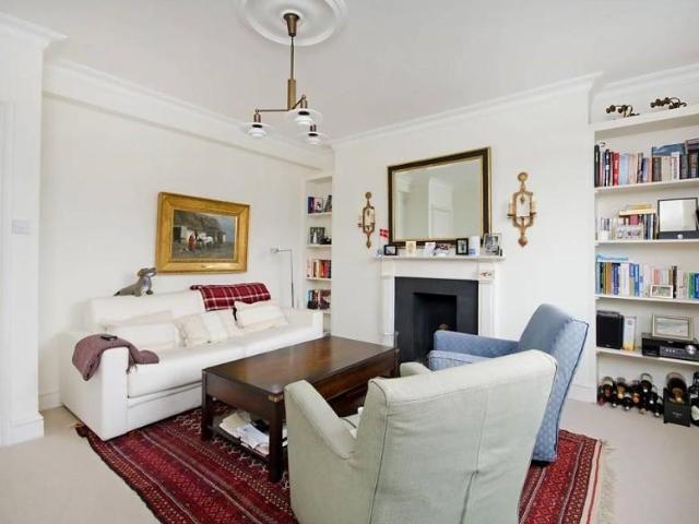 Flat for rent in Earl's Court, Isle Of Man
