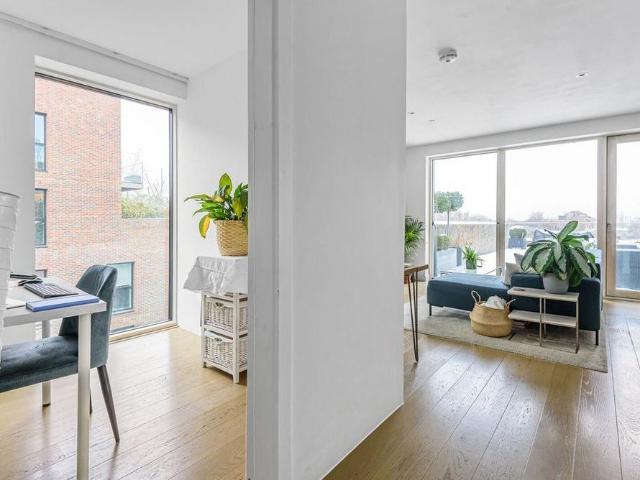Apartment for rent in London Borough of Lambeth, Greater London