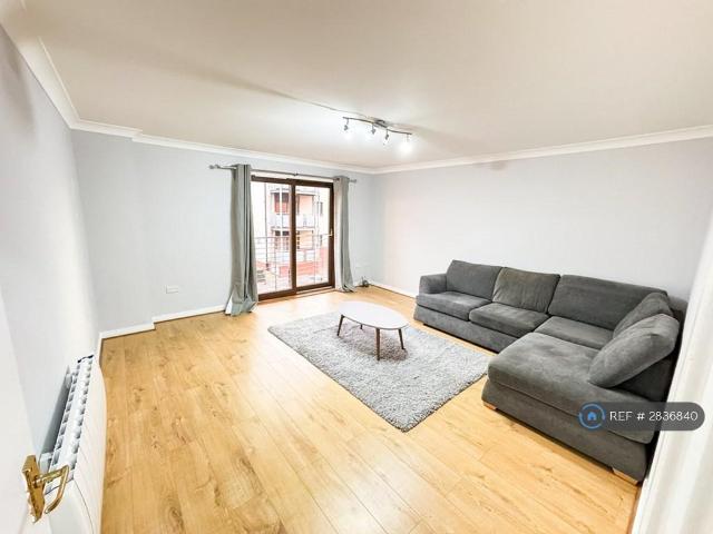 Flat for rent in Waterfront, Scotland