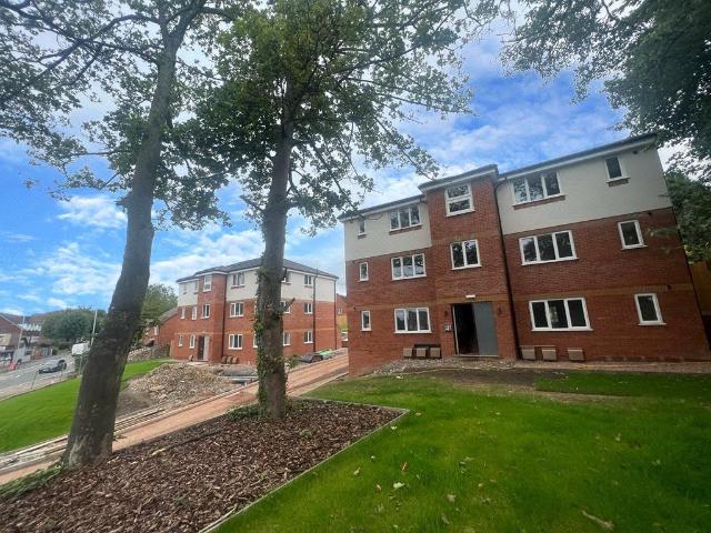 Flat for rent in Dixons Green, West Midlands