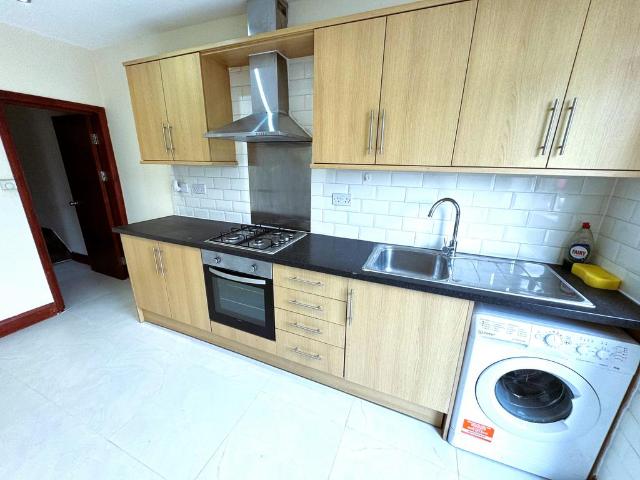 Flat for rent in Loxford, Seven Kings
