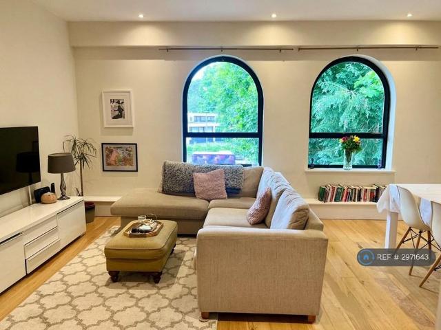 Apartment for rent in Southfields, Greater London