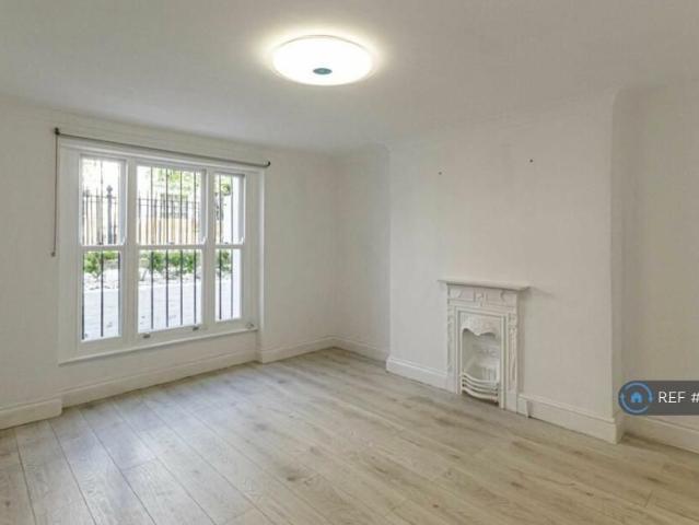 Apartment for rent in London Borough of Hammersmith and Fulham, Greater London