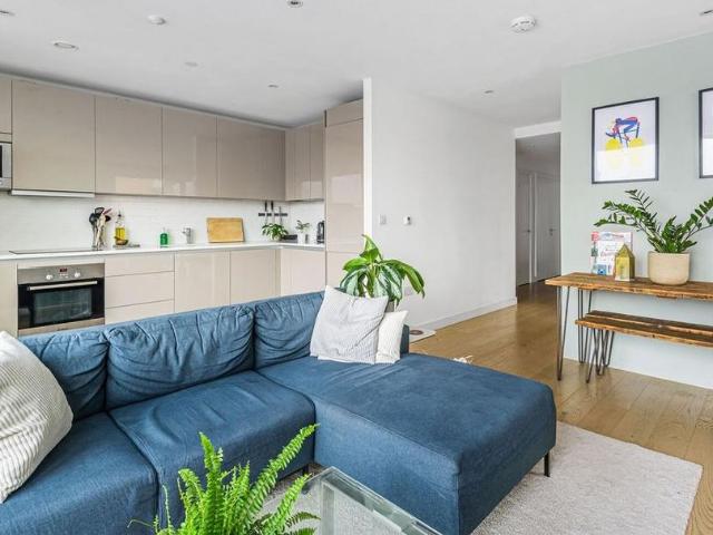 Apartment for rent in London Borough of Lambeth, Greater London