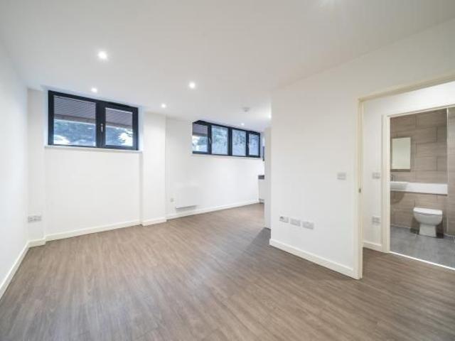 Apartment for rent in Whetstone, Greater London