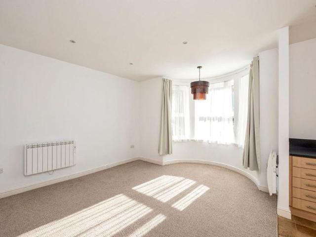 Apartment for rent in St James, Sandown Park