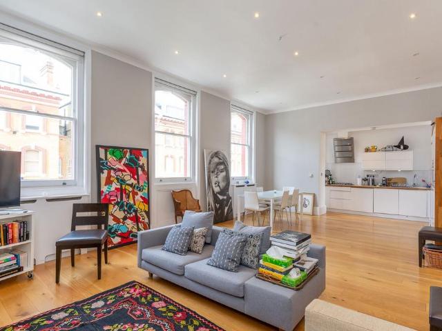 Flat for rent in Brompton, Greater London