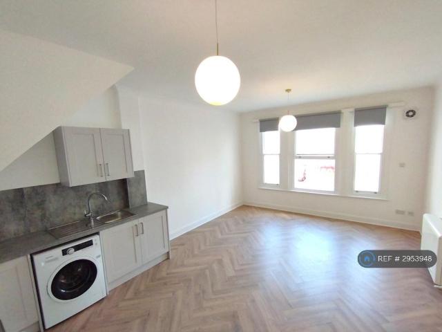 Flat for rent in Brunswick, Brighton & Hove