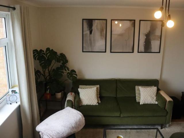 Apartment for rent in Horsell, Woking