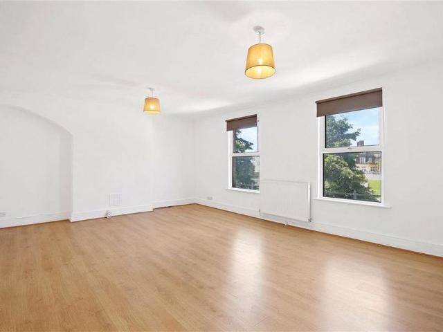 Apartment for rent in Streatham, Isle Of Man