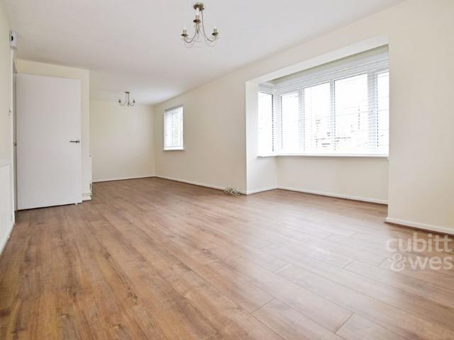 Apartment for rent in Perryfields, West Sussex