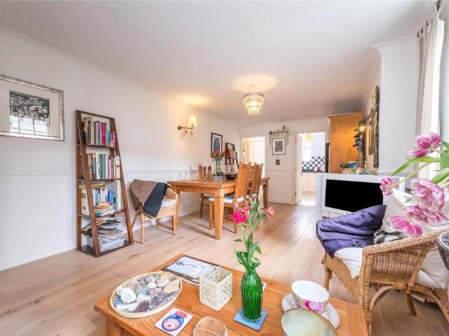 Apartment for rent in Stroud Green, Greater London