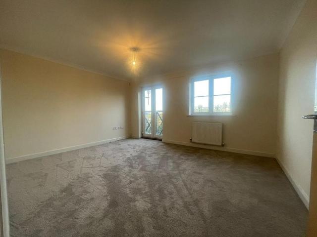 Apartment for rent in Worcester Park Estate, Monks Orchard