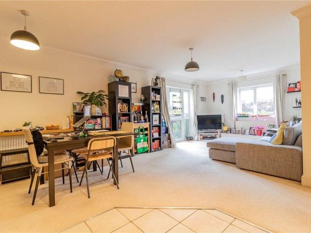 Apartment for rent in Maidenhead
