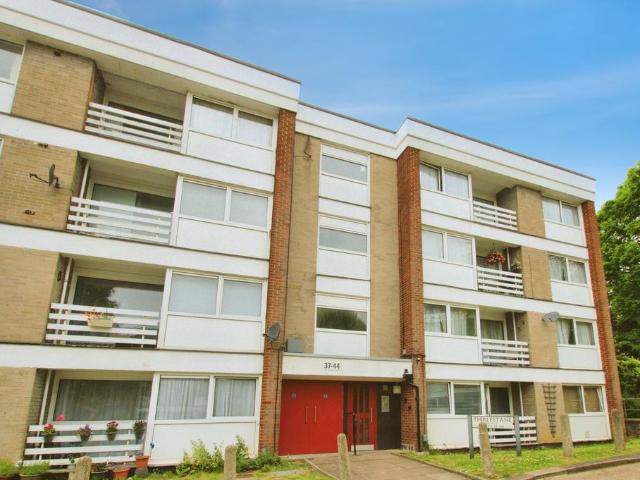 Flat for rent in St Albans, Five Acres