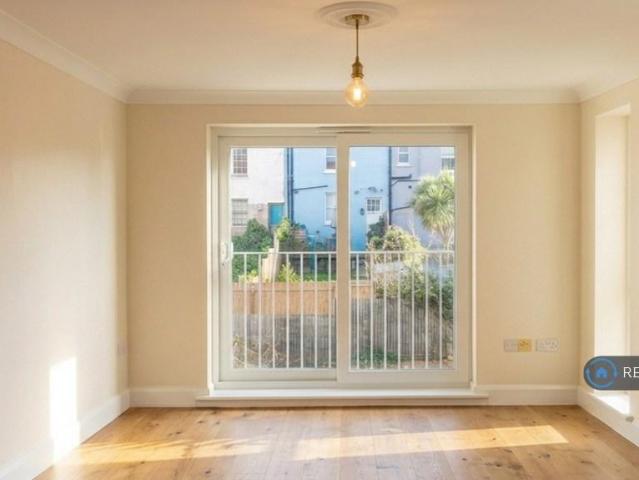 Flat for rent in Clive Vale, Guestling Green