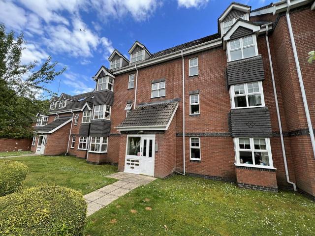 Flat for rent in Sale, Baguley