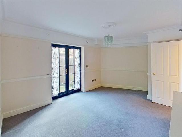 Apartment for rent in Cross In Hand, East Sussex