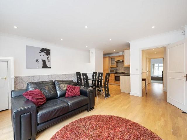 Apartment for rent in Angel, Greater London