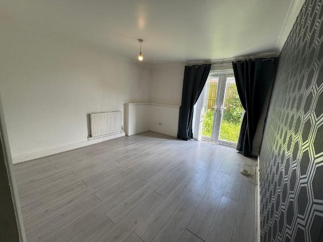 Flat for rent in Caerleon, Wales